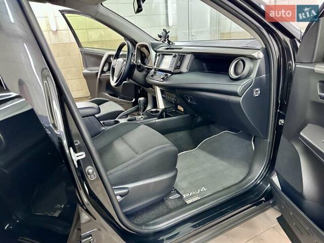 Чорний Тойота РАВ 4, об'ємом двигуна 2.49 л та пробігом 123 тис. км за 24999 $, фото 29 на Automoto.ua