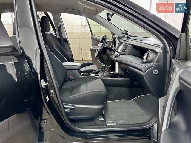 Чорний Тойота РАВ 4, об'ємом двигуна 2.49 л та пробігом 123 тис. км за 24999 $, фото 24 на Automoto.ua