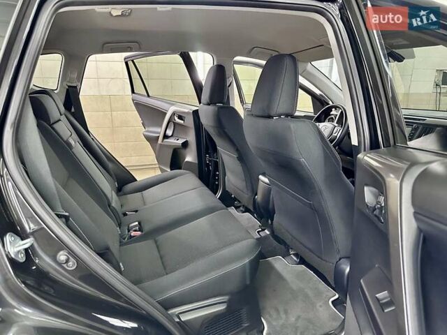 Чорний Тойота РАВ 4, об'ємом двигуна 2.49 л та пробігом 123 тис. км за 24999 $, фото 27 на Automoto.ua