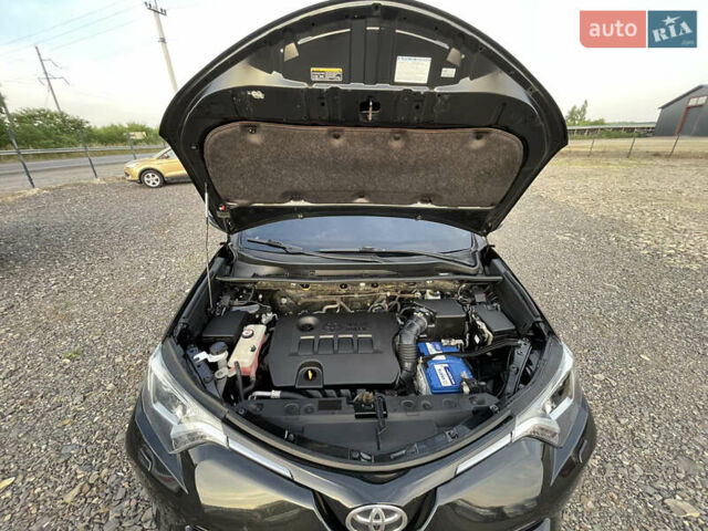Чорний Тойота РАВ 4, об'ємом двигуна 2 л та пробігом 180 тис. км за 22700 $, фото 10 на Automoto.ua