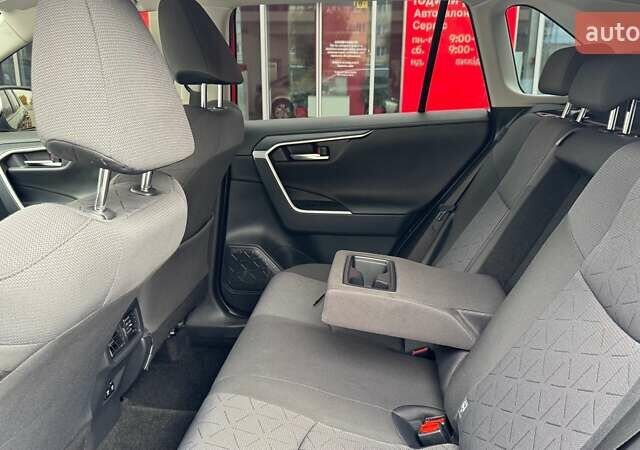 Черный Тойота РАВ 4, объемом двигателя 1.99 л и пробегом 35 тыс. км за 31000 $, фото 6 на Automoto.ua