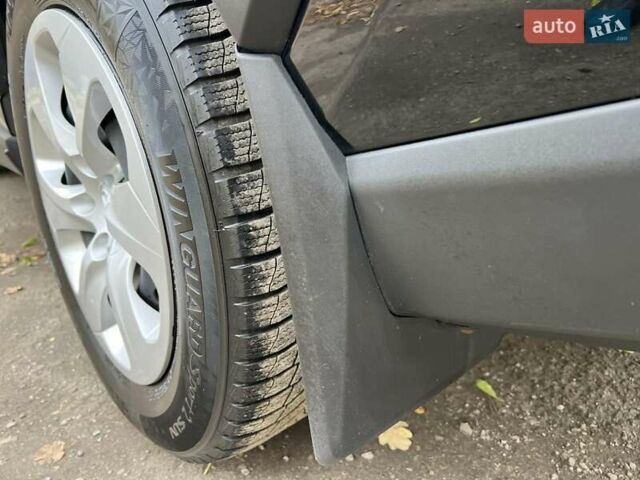 Черный Тойота РАВ 4, объемом двигателя 1.99 л и пробегом 184 тыс. км за 23555 $, фото 15 на Automoto.ua