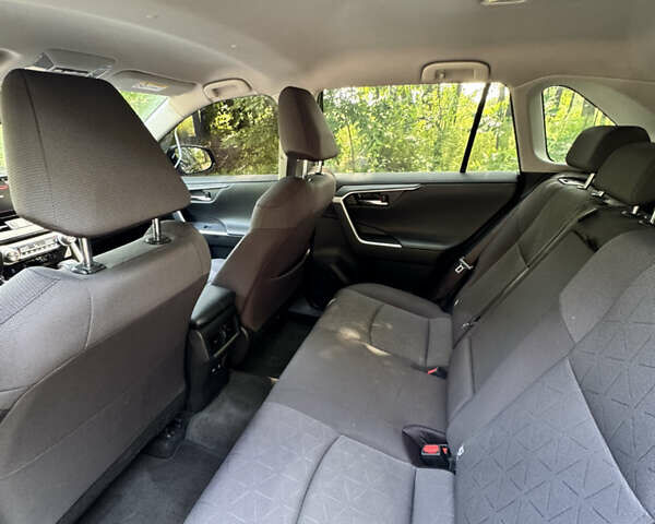 Чорний Тойота РАВ 4, об'ємом двигуна 1.99 л та пробігом 155 тис. км за 27500 $, фото 13 на Automoto.ua