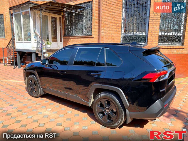 Черный Тойота РАВ 4, объемом двигателя 2 л и пробегом 110 тыс. км за 24500 $, фото 1 на Automoto.ua