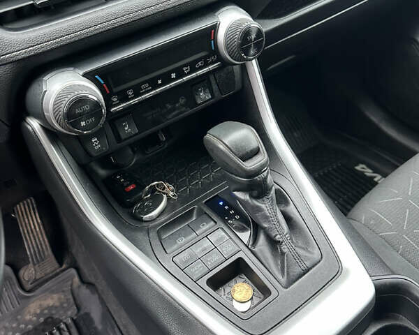 Черный Тойота РАВ 4, объемом двигателя 2.49 л и пробегом 67 тыс. км за 28000 $, фото 10 на Automoto.ua