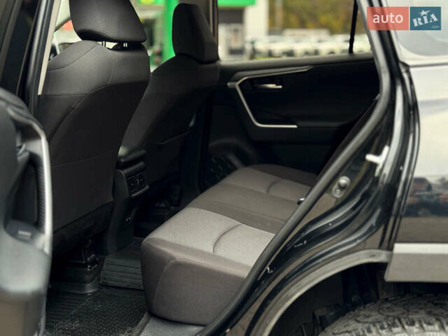 Чорний Тойота РАВ 4, об'ємом двигуна 1.99 л та пробігом 186 тис. км за 24500 $, фото 16 на Automoto.ua