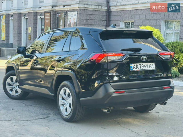 Черный Тойота РАВ 4, объемом двигателя 1.99 л и пробегом 28 тыс. км за 24800 $, фото 4 на Automoto.ua