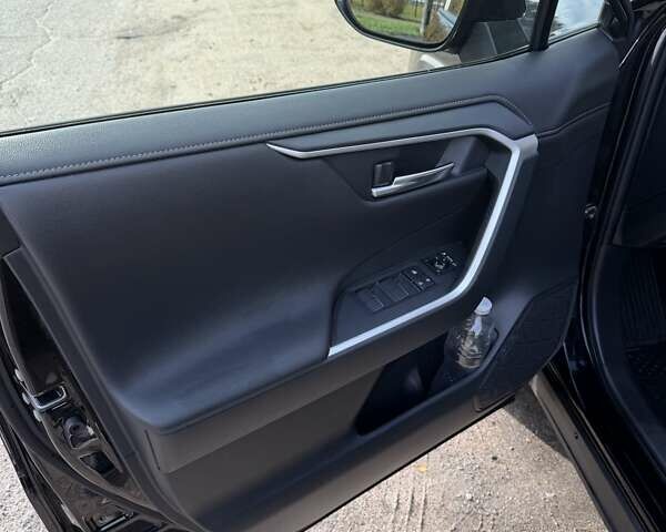 Тойота РАВ 4 2019 в Желтых Водах на Automoto.ua Черный Тойота РАВ 4, объемом двигателя 2.5 л и пробегом 43 тыс. км за 34000 $, фото 15 на Automoto.ua