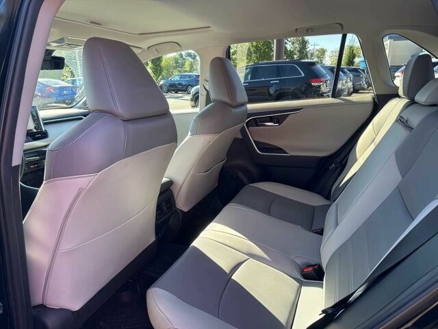 Чорний Тойота РАВ 4, об'ємом двигуна 2.5 л та пробігом 33 тис. км за 18000 $, фото 9 на Automoto.ua