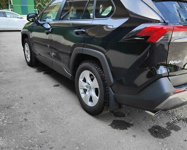 Черный Тойота РАВ 4, объемом двигателя 1.99 л и пробегом 17 тыс. км за 31900 $, фото 5 на Automoto.ua