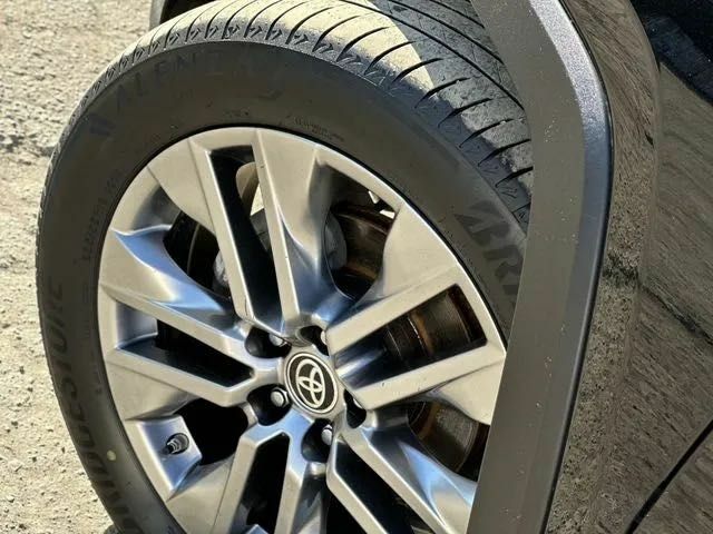 Чорний Тойота РАВ 4, об'ємом двигуна 2.5 л та пробігом 120 тис. км за 16200 $, фото 6 на Automoto.ua