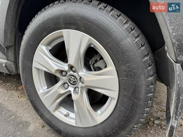 Черный Тойота РАВ 4, объемом двигателя 1.99 л и пробегом 17 тыс. км за 31999 $, фото 10 на Automoto.ua