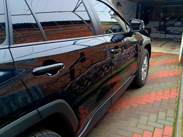 Черный Тойота РАВ 4, объемом двигателя 2 л и пробегом 48 тыс. км за 28100 $, фото 2 на Automoto.ua