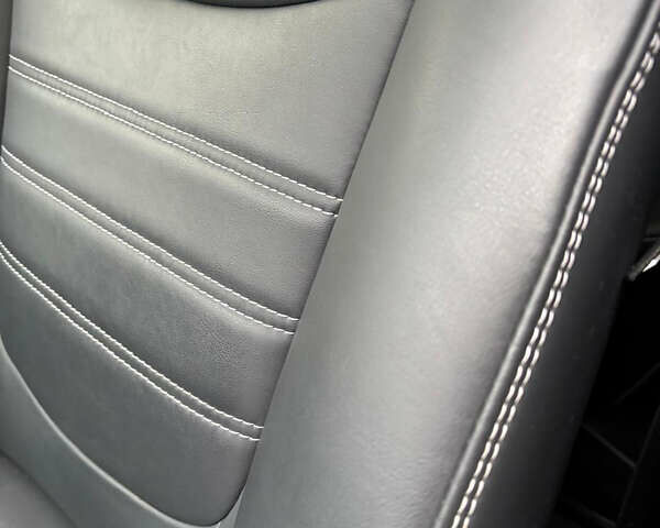 Чорний Тойота РАВ 4, об'ємом двигуна 1.99 л та пробігом 29 тис. км за 37400 $, фото 57 на Automoto.ua