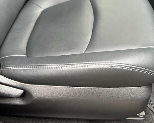 Чорний Тойота РАВ 4, об'ємом двигуна 1.99 л та пробігом 29 тис. км за 37400 $, фото 33 на Automoto.ua