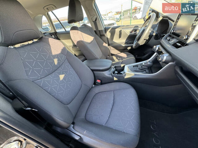 Тойота РАВ 4 2021 в Киеве на Automoto.ua Черный Тойота РАВ 4, объемом двигателя 2.5 л и пробегом 102 тыс. км за 32490 $, фото 34 на Automoto.ua