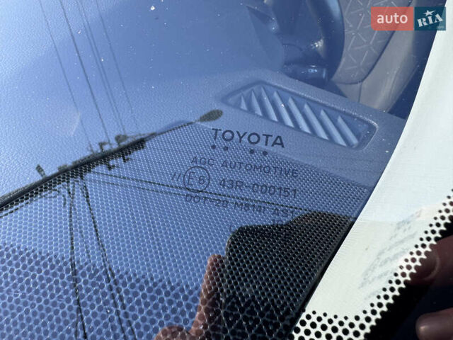 Тойота РАВ 4 2021 в Киеве на Automoto.ua Черный Тойота РАВ 4, объемом двигателя 2.5 л и пробегом 102 тыс. км за 32490 $, фото 11 на Automoto.ua