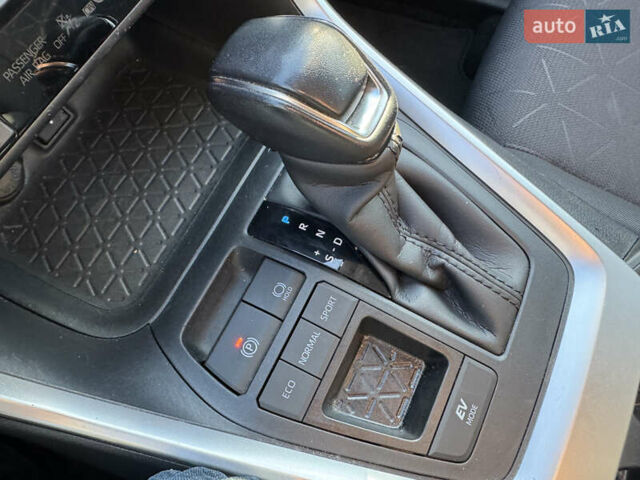 Тойота РАВ 4 2021 в Киеве на Automoto.ua Черный Тойота РАВ 4, объемом двигателя 2.5 л и пробегом 102 тыс. км за 32490 $, фото 23 на Automoto.ua