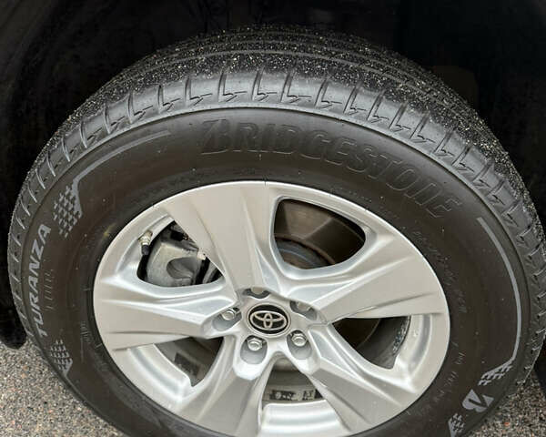 Черный Тойота РАВ 4, объемом двигателя 2.49 л и пробегом 98 тыс. км за 31500 $, фото 1 на Automoto.ua