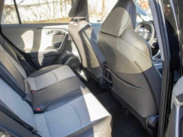 Чорний Тойота РАВ 4, об'ємом двигуна 2.5 л та пробігом 21 тис. км за 22400 $, фото 14 на Automoto.ua