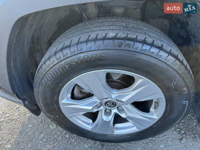 Тойота РАВ 4 2021 в Киеве на Automoto.ua Черный Тойота РАВ 4, объемом двигателя 2.5 л и пробегом 102 тыс. км за 32490 $, фото 13 на Automoto.ua