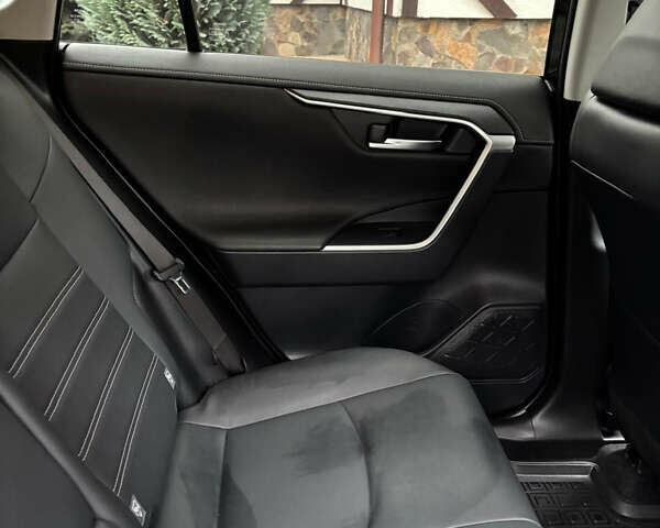 Чорний Тойота РАВ 4, об'ємом двигуна 1.99 л та пробігом 29 тис. км за 37400 $, фото 37 на Automoto.ua