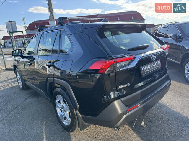 Тойота РАВ 4 2021 в Киеве на Automoto.ua Черный Тойота РАВ 4, объемом двигателя 2.5 л и пробегом 102 тыс. км за 32490 $, фото 9 на Automoto.ua