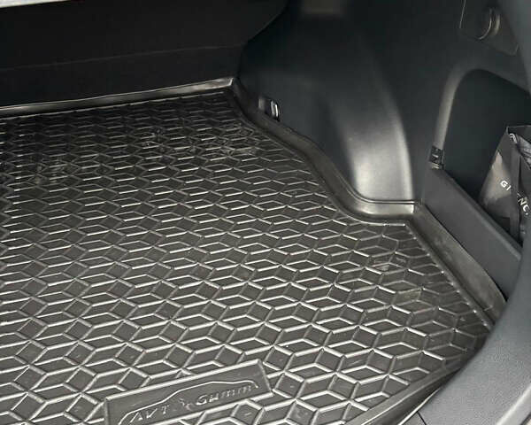 Чорний Тойота РАВ 4, об'ємом двигуна 1.99 л та пробігом 29 тис. км за 37400 $, фото 28 на Automoto.ua