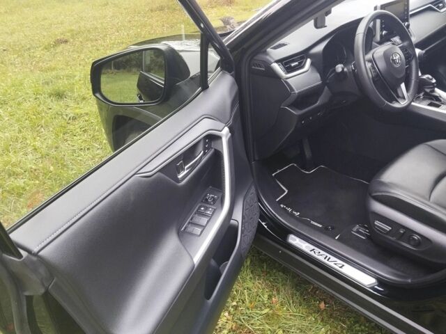 Черный Тойота РАВ 4, объемом двигателя 2.5 л и пробегом 64 тыс. км за 18400 $, фото 5 на Automoto.ua