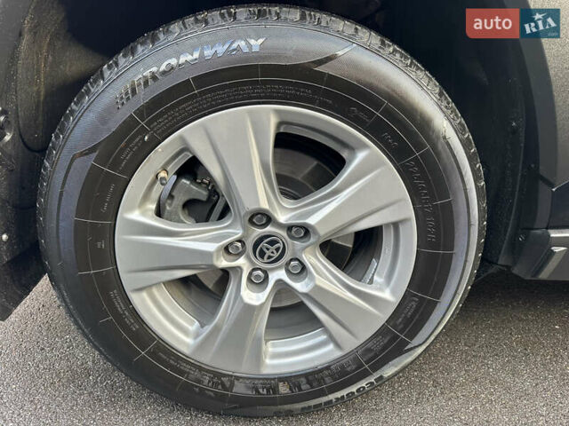 Черный Тойота РАВ 4, объемом двигателя 2.49 л и пробегом 67 тыс. км за 35950 $, фото 42 на Automoto.ua