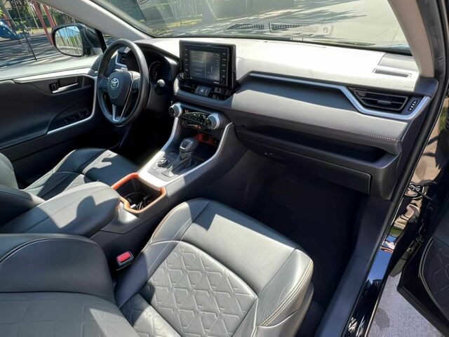 Черный Тойота РАВ 4, объемом двигателя 2.5 л и пробегом 14 тыс. км за 12100 $, фото 13 на Automoto.ua