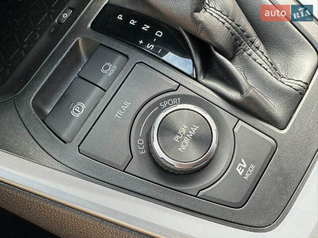 Черный Тойота РАВ 4, объемом двигателя 2.49 л и пробегом 67 тыс. км за 35950 $, фото 79 на Automoto.ua