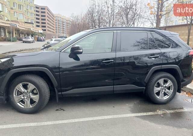 Чорний Тойота РАВ 4, об'ємом двигуна 1.99 л та пробігом 46 тис. км за 32000 $, фото 1 на Automoto.ua