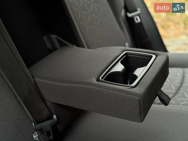 Черный Тойота РАВ 4, объемом двигателя 2.49 л и пробегом 30 тыс. км за 38200 $, фото 44 на Automoto.ua