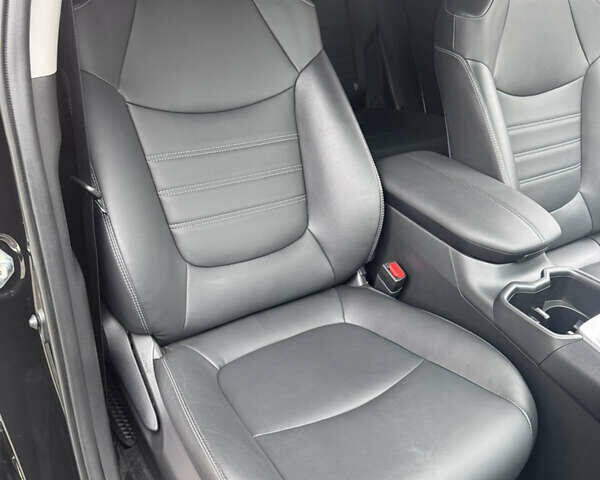 Чорний Тойота РАВ 4, об'ємом двигуна 2.49 л та пробігом 18 тис. км за 44000 $, фото 7 на Automoto.ua