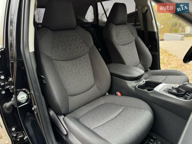 Черный Тойота РАВ 4, объемом двигателя 2.49 л и пробегом 30 тыс. км за 38200 $, фото 36 на Automoto.ua