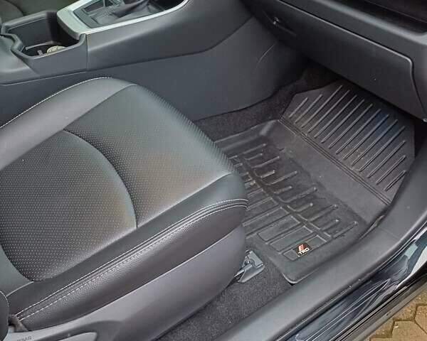 Черный Тойота РАВ 4, объемом двигателя 1.99 л и пробегом 18 тыс. км за 34000 $, фото 5 на Automoto.ua