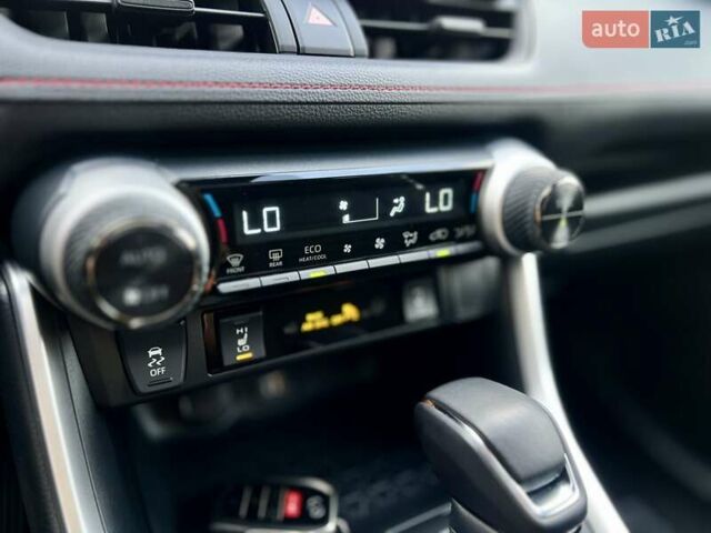 Черный Тойота РАВ 4, объемом двигателя 2.5 л и пробегом 2 тыс. км за 47500 $, фото 22 на Automoto.ua