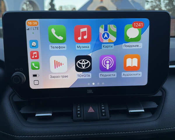 Чорний Тойота РАВ 4, об'ємом двигуна 2.49 л та пробігом 42 тис. км за 43999 $, фото 12 на Automoto.ua