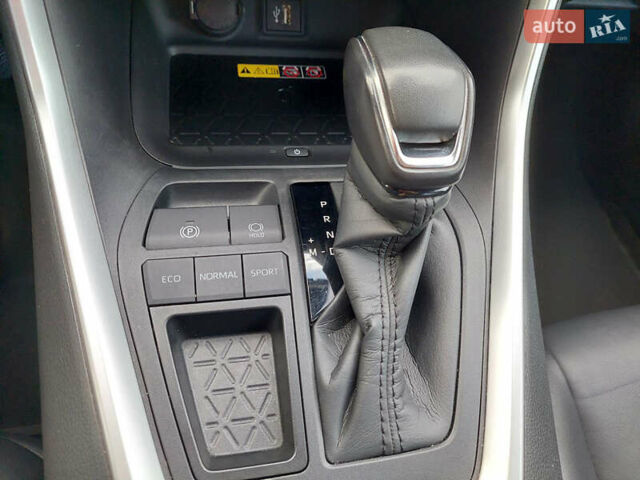 Черный Тойота РАВ 4, объемом двигателя 1.99 л и пробегом 47 тыс. км за 36900 $, фото 4 на Automoto.ua