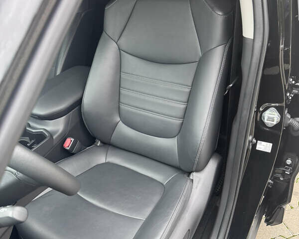 Чорний Тойота РАВ 4, об'ємом двигуна 2.49 л та пробігом 18 тис. км за 44000 $, фото 6 на Automoto.ua