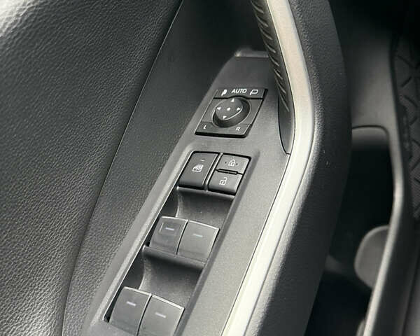 Чорний Тойота РАВ 4, об'ємом двигуна 2.49 л та пробігом 13 тис. км за 47500 $, фото 14 на Automoto.ua