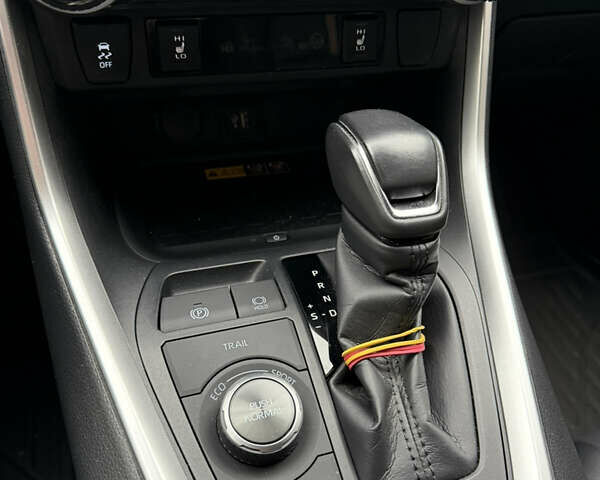 Чорний Тойота РАВ 4, об'ємом двигуна 2.49 л та пробігом 13 тис. км за 47500 $, фото 12 на Automoto.ua