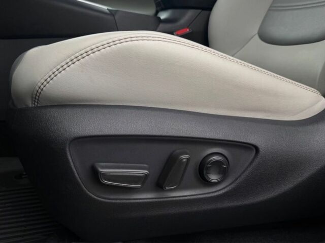 Чорний Тойота РАВ 4, об'ємом двигуна 2.4 л та пробігом 43 тис. км за 27300 $, фото 7 на Automoto.ua