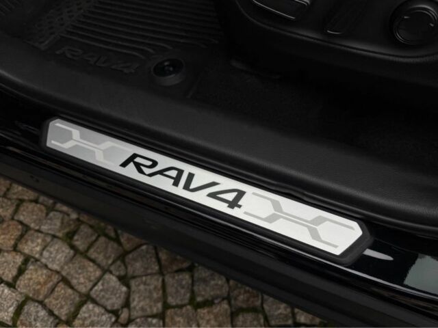 Чорний Тойота РАВ 4, об'ємом двигуна 2.4 л та пробігом 43 тис. км за 27300 $, фото 8 на Automoto.ua