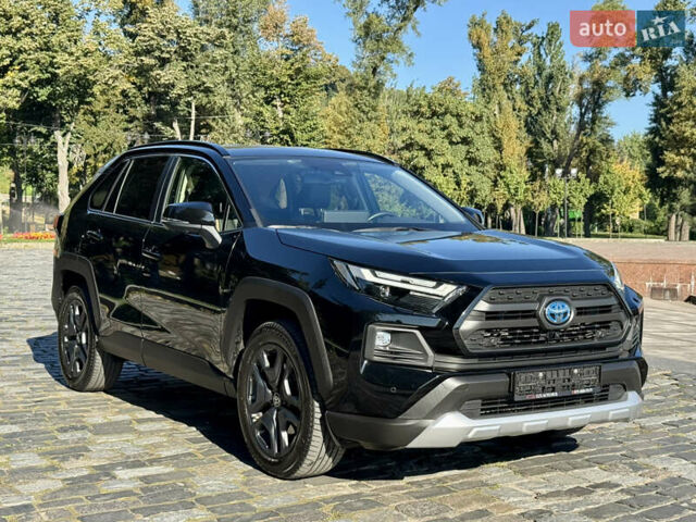 Чорний Тойота РАВ 4, об'ємом двигуна 2.49 л та пробігом 30 тис. км за 44555 $, фото 2 на Automoto.ua