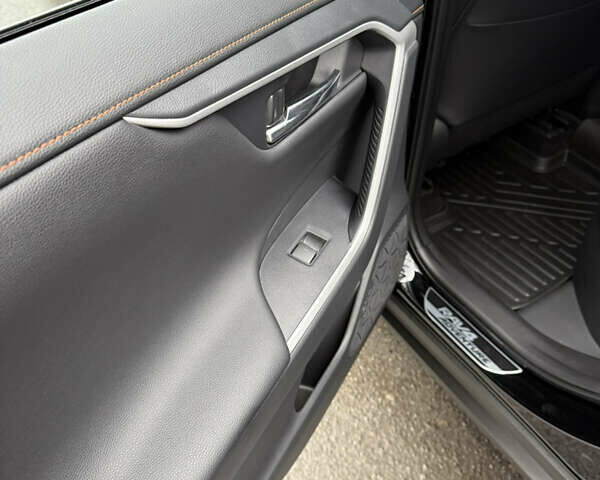 Чорний Тойота РАВ 4, об'ємом двигуна 2.49 л та пробігом 13 тис. км за 47500 $, фото 18 на Automoto.ua