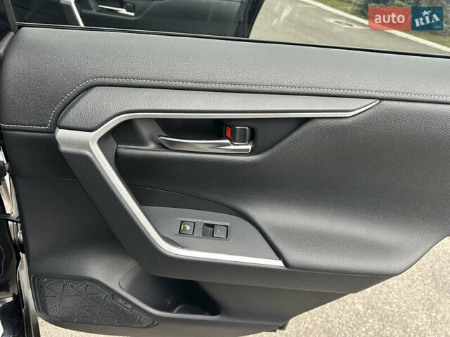 Черный Тойота РАВ 4, объемом двигателя 2.49 л и пробегом 20 тыс. км за 46750 $, фото 49 на Automoto.ua