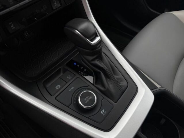 Чорний Тойота РАВ 4, об'ємом двигуна 2.4 л та пробігом 43 тис. км за 27300 $, фото 6 на Automoto.ua