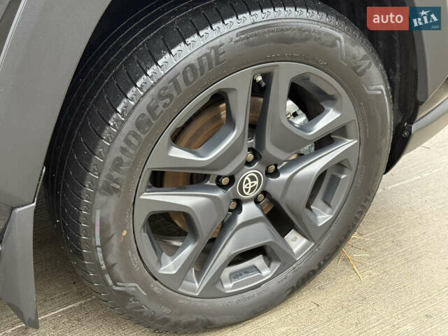 Чорний Тойота РАВ 4, об'ємом двигуна 2.49 л та пробігом 13 тис. км за 47500 $, фото 4 на Automoto.ua